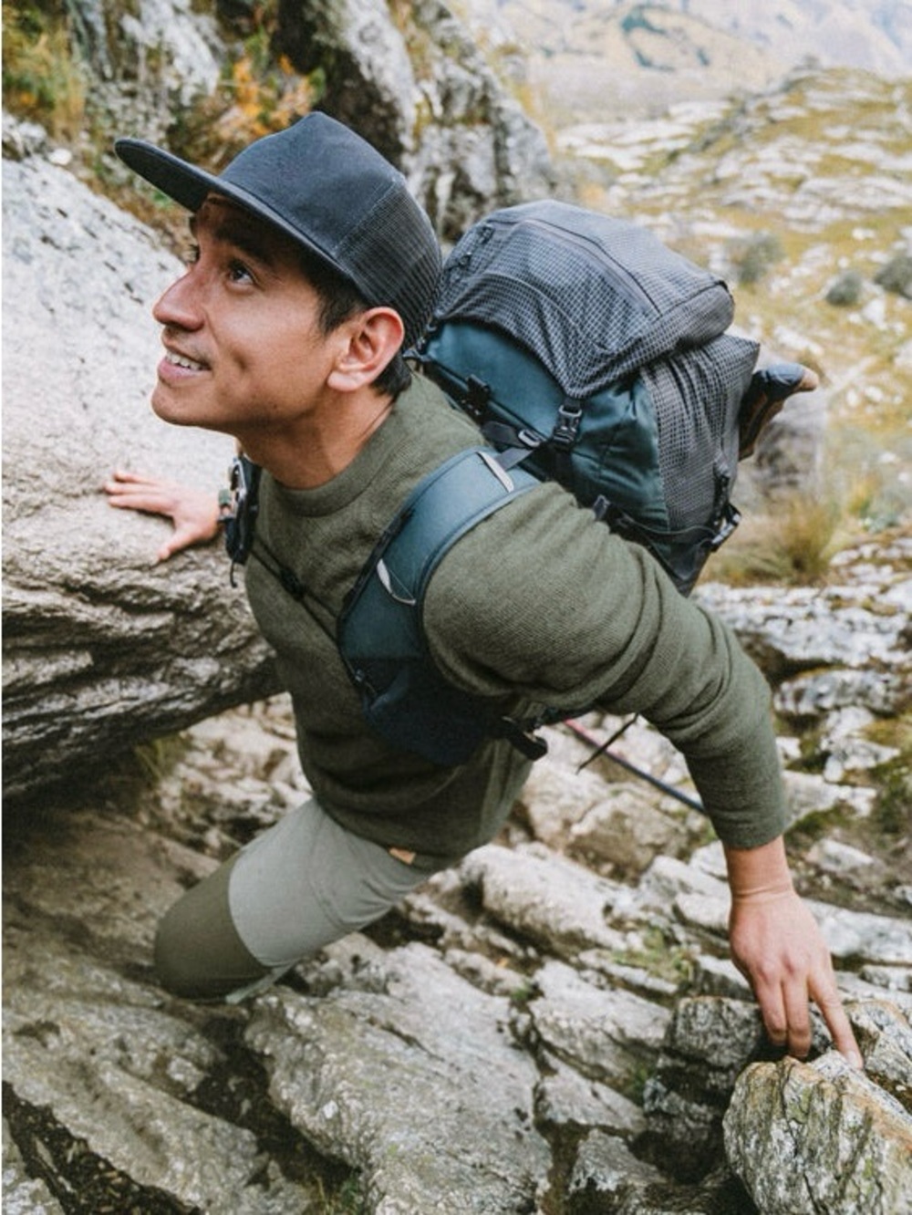 PAKA | Unisex Lightweight Hiking Sweater The Original Crew in Eucalyptus ~ XL
